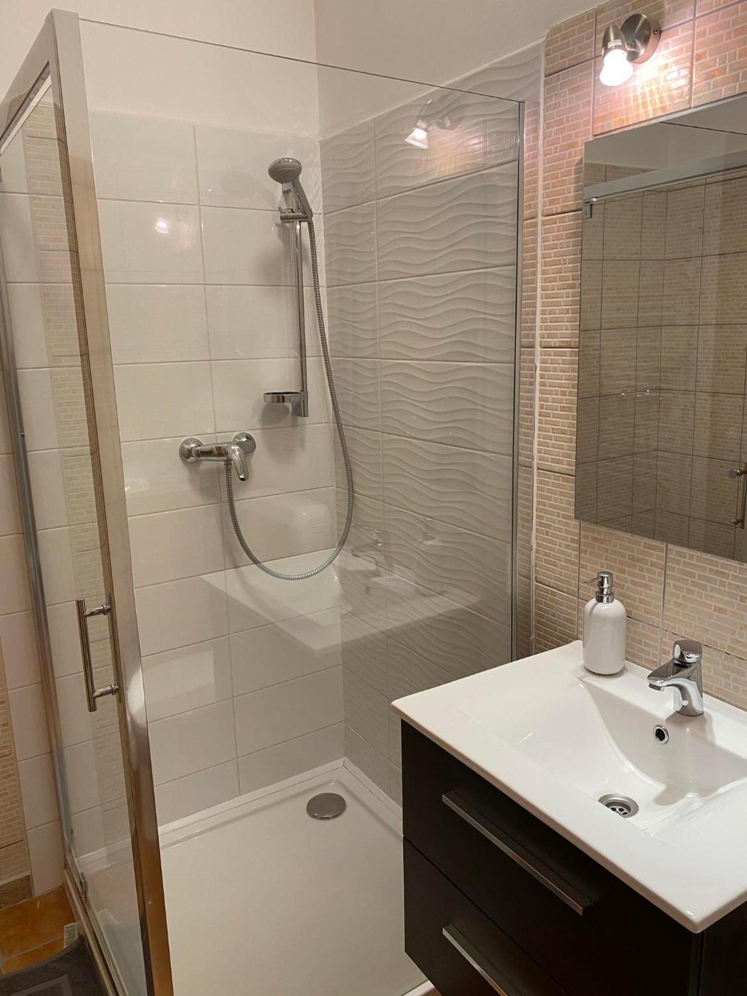 Takacs Vendeghaz 2 Apartment Sopron Ngoại thất bức ảnh