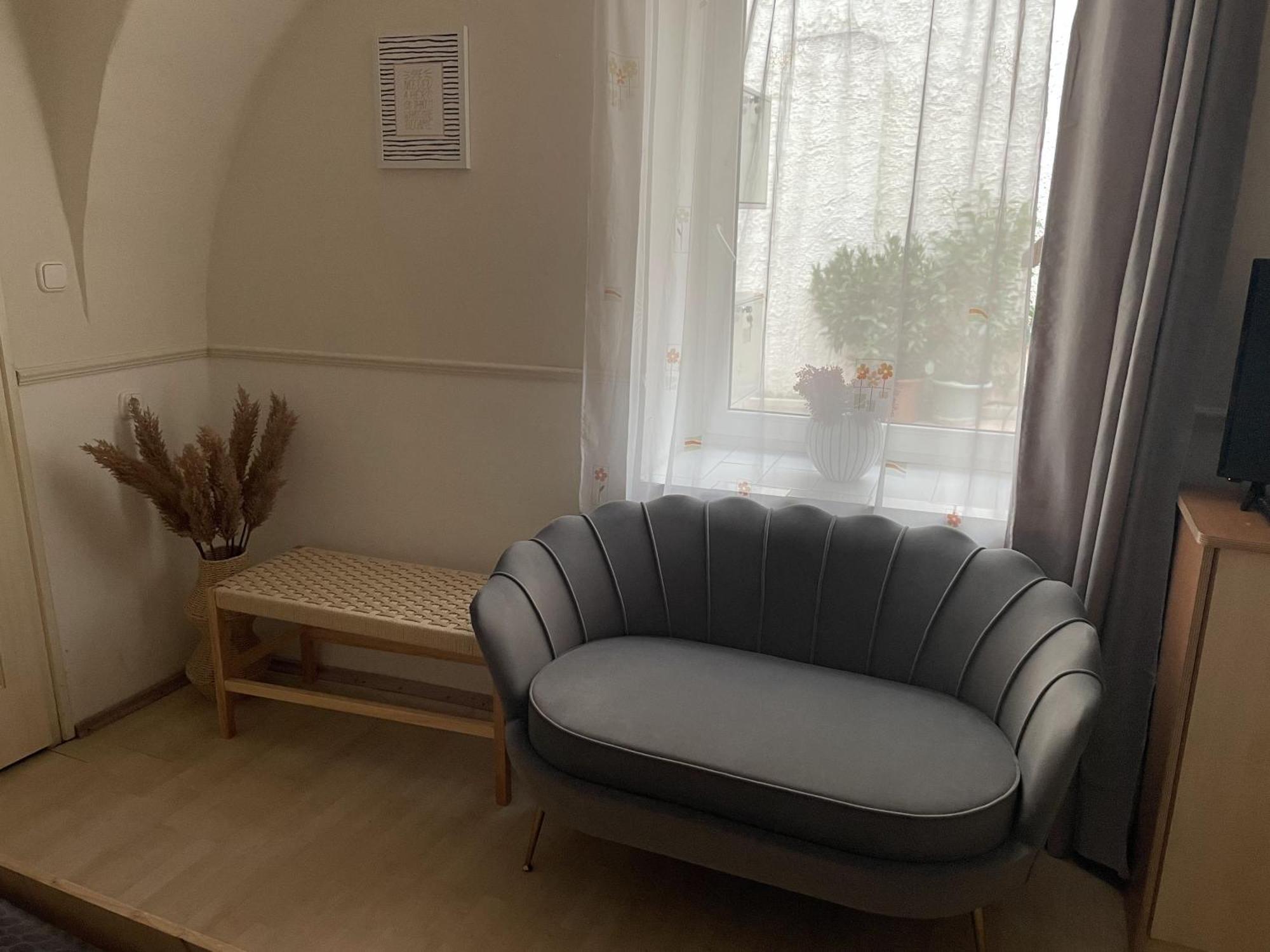 Takacs Vendeghaz 2 Apartment Sopron Ngoại thất bức ảnh